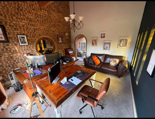 6 BEDROOM HOUSE FOR SALE IN SUNWARD PARK